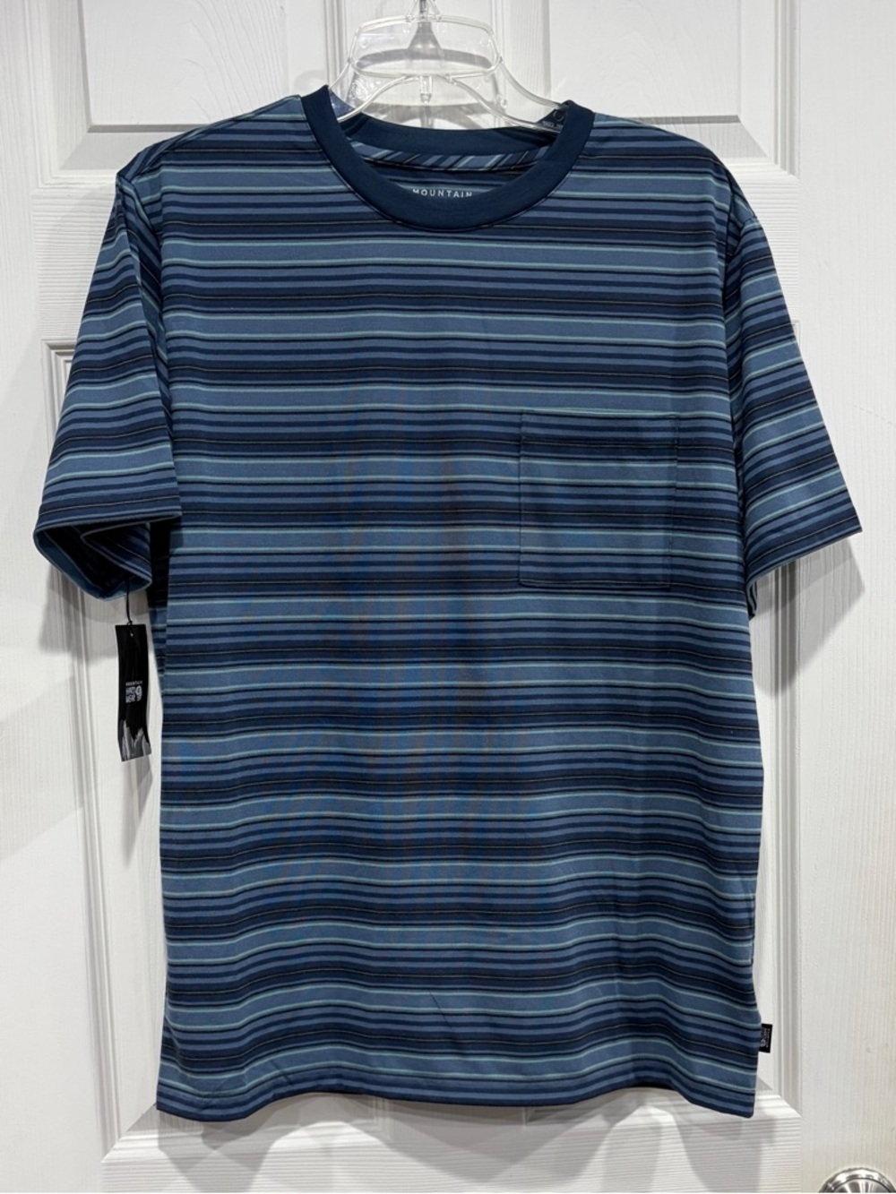 Mountain Hardwear Men's Medium Low Exposure T-Shirt Blue Stripe NWT Stretch Knit